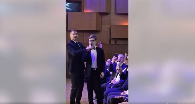 FOTO Peco je sve šokirao nakon što je zbog kolegice ostavio suprugu, sada je jako smršavio