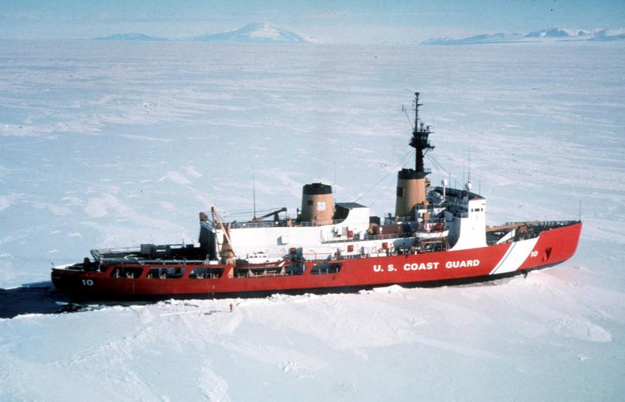 FILE PHOTO: United States Coast Guard Heavy Icebreaker Polar Star