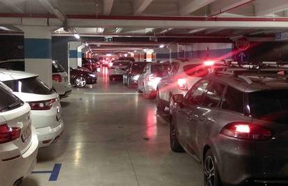 Mall of Split: Auti su zagradili garažu, ljudi satima ne izlaze