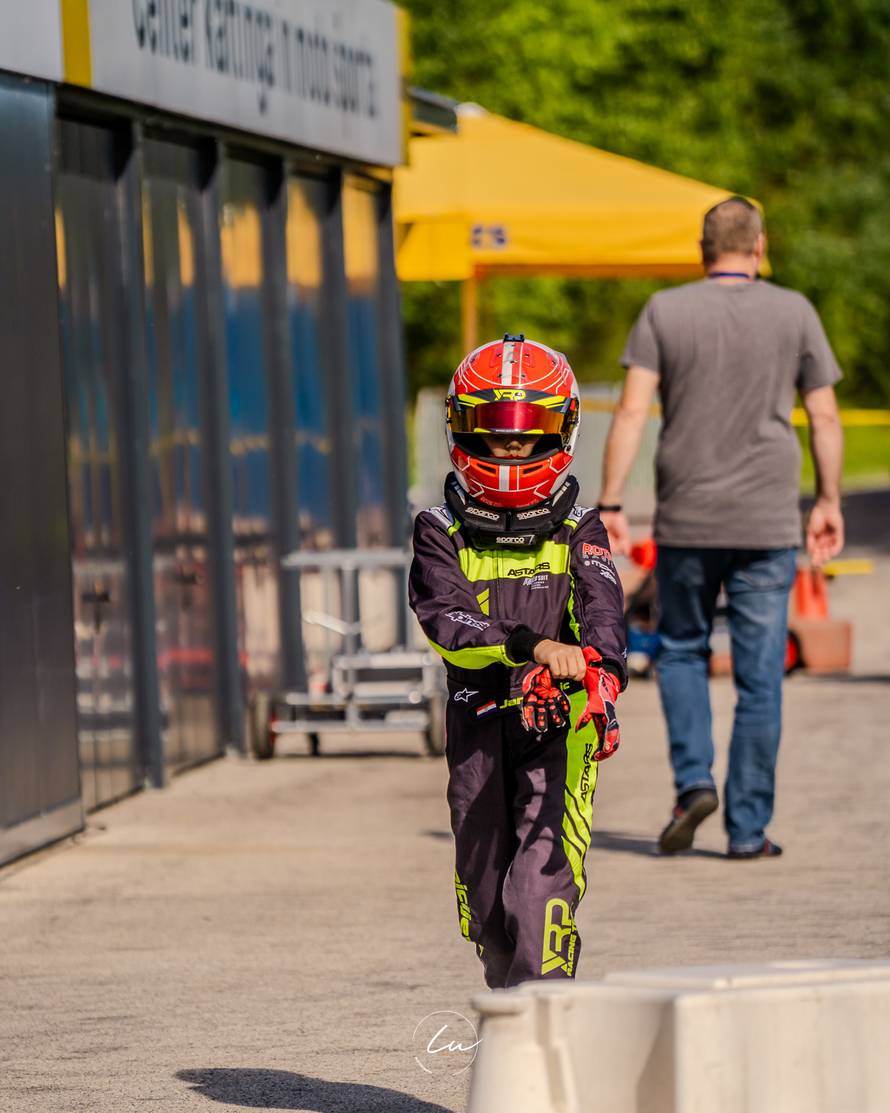 Hrvatski karting dobiva novu zvijezdu: Ivan Janičijević (11) oduševljava rezultatima...