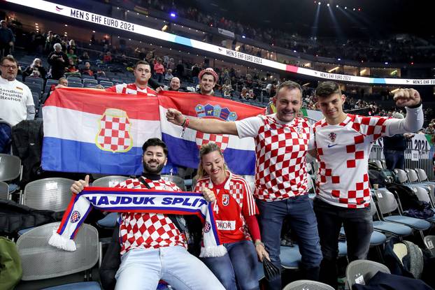 Koeln: Navijači na rukometnoj utakmici Europskog prvenstva između Hrvatske i Francuske 