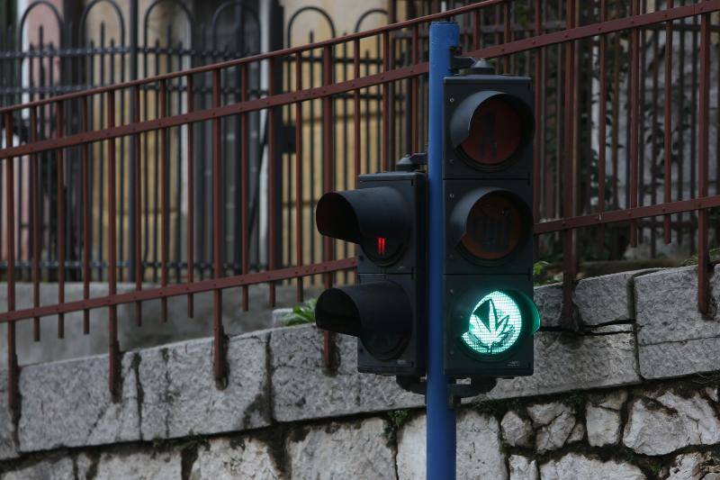 Marihuana na zelenom, pivo na žutom, prostitutka na crvenom