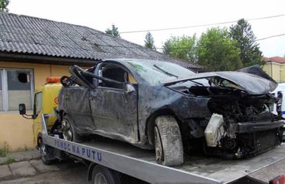 Poginulo dvoje mladih: Autom su uletjeli u dnevni boravak