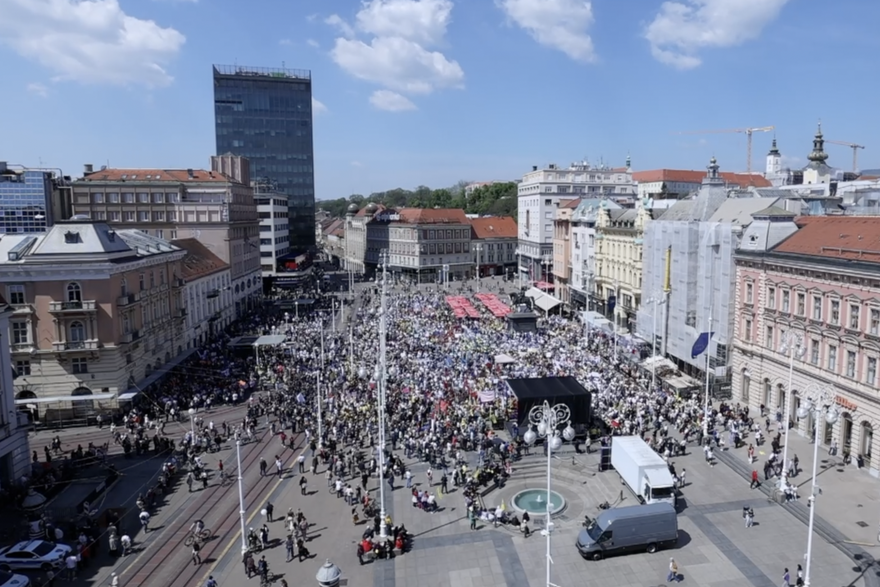 Prosvjed "Hrvatska zajedno za ve&cacute;e pla&cacute;e i mirovine", u organiizaciji triju sindikalnih sredi&scaron;njica