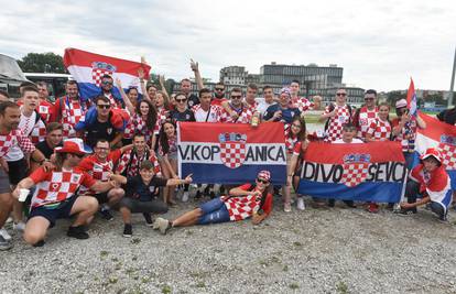 Navijači iz cijele Lijepe naše su stigli u Zagreb: 'Bravo Vatreni'