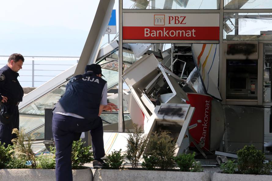 Eksplozija probudila Riječane: Razbojnici raznijeli bankomate