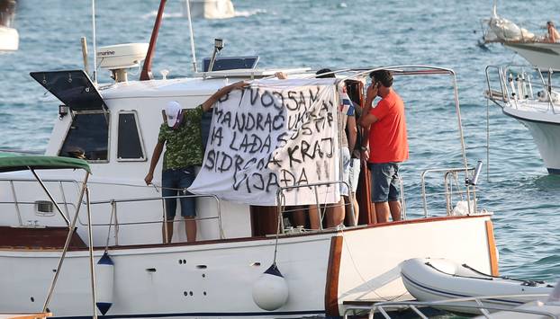 FOTO Ovako se Split oprostio od svog Olivera prije osam godina