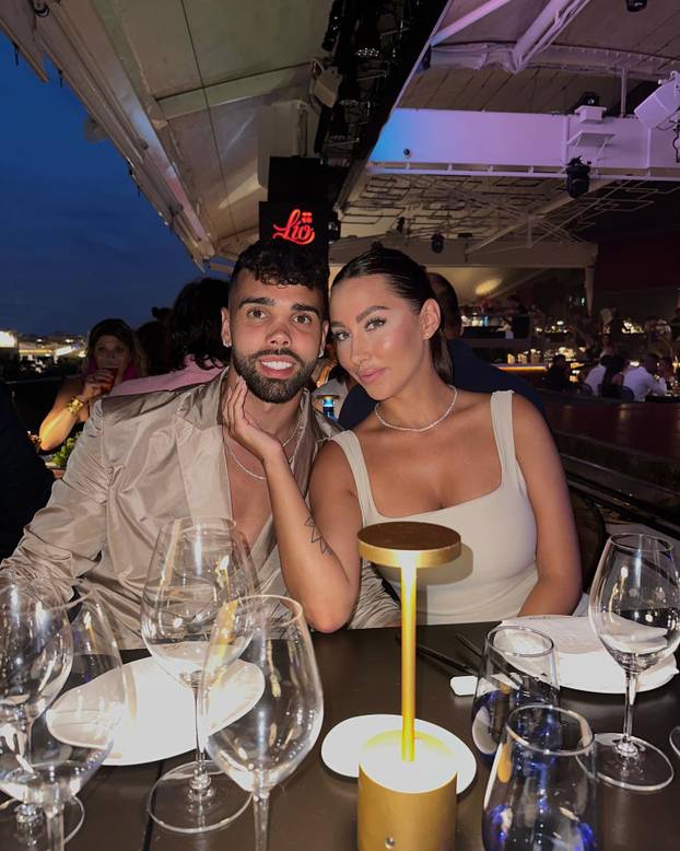 FOTO KAKVE LJEPOTICE! Ima li Španjolska najljepše WAGS-ice? Evo koga ljube Olmo i društvo...