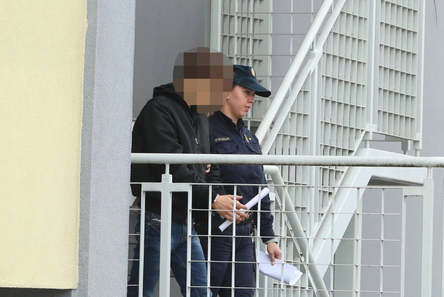 Zagreb: Privođenje osumnjičenog za požar u Vjesniku