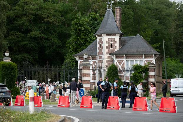 Security Ahead of French Film Star Alain Delon Funeral - Douchy