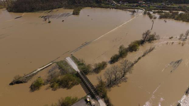 Na području Gračanice proglašeno je stanje neposredne opasnosti od poplava uslijed obilnih padavina