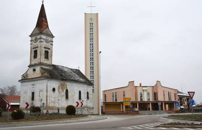 Pokradena crkva u Gunji, lopov ukrao i milodar iz škrabice