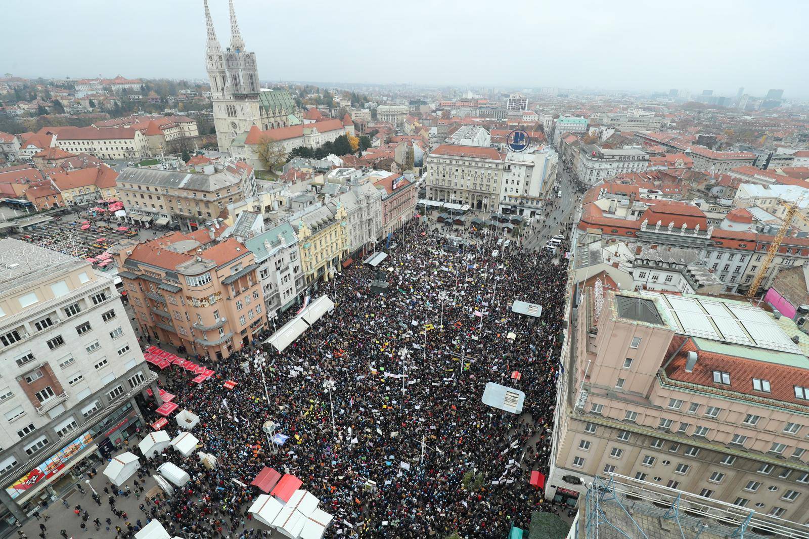 Veliki prosvjed Hrvatska mora bolje popunio glavni gradski Trg