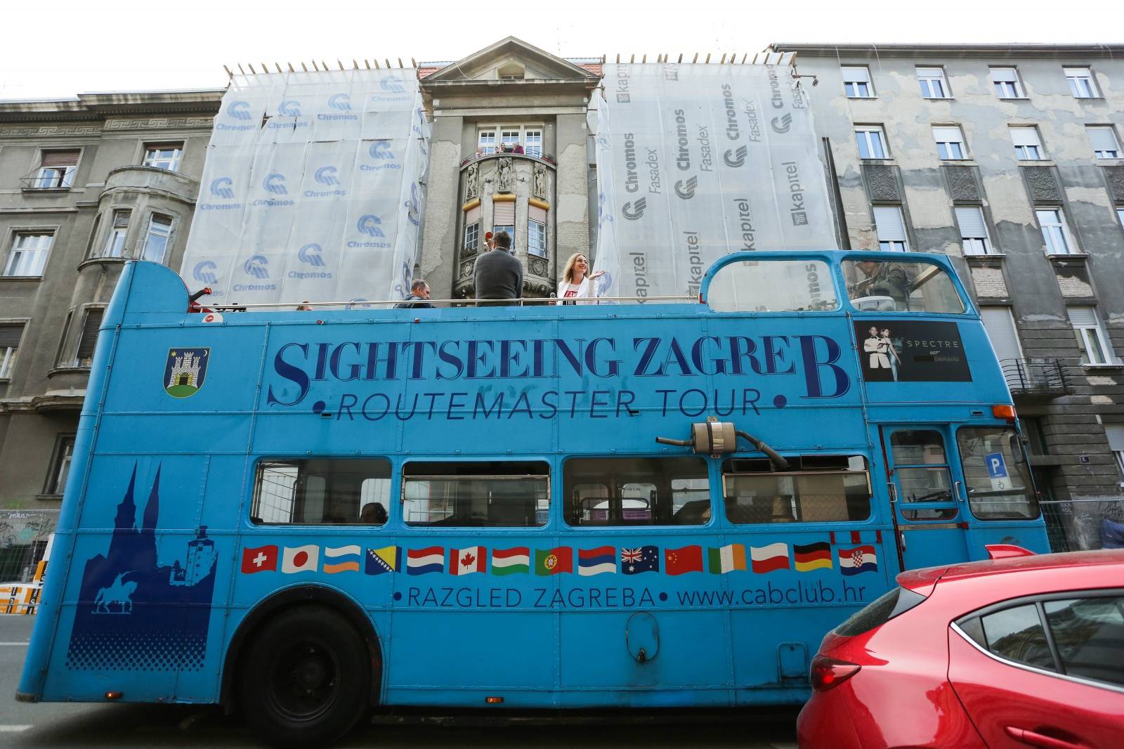 Filmmusicorkestar za Zagrepčane svirao s krova turističkog autobusa