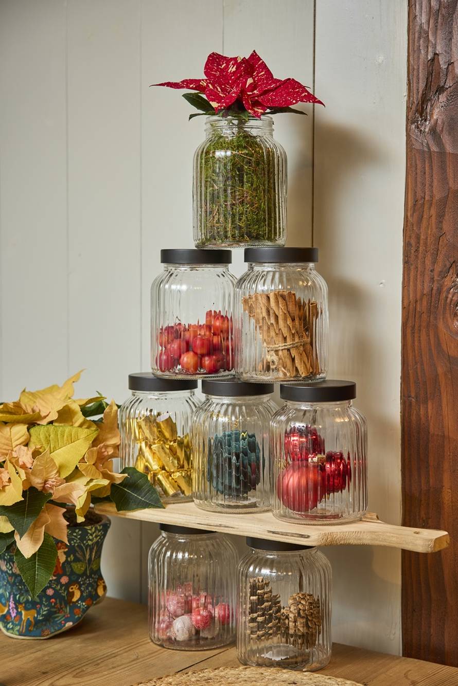 Adventski ukrasi s božićnim zvijezdama