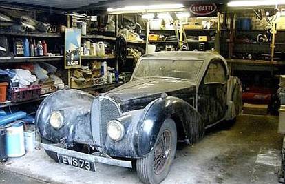 Prašnjavi starinski Bugatti prodali za čak 25 mil. kuna