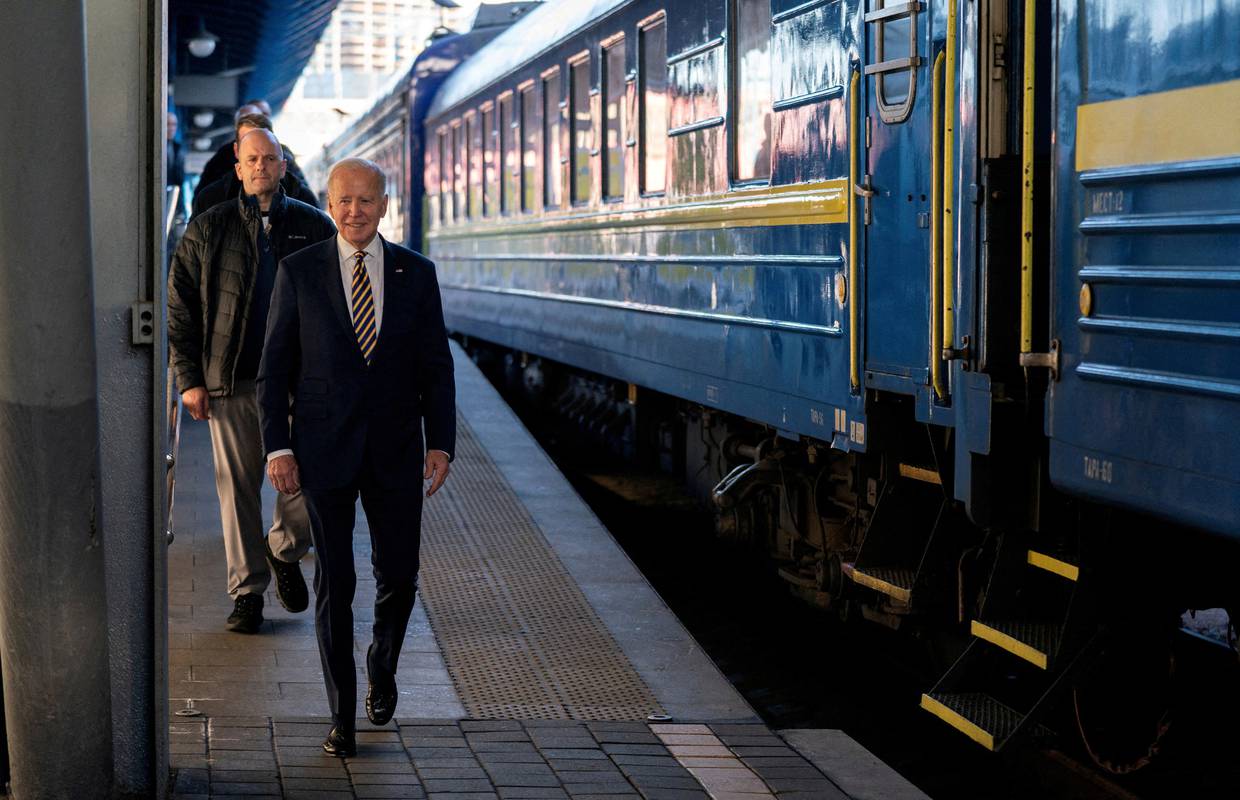 Kako je Biden stigao u Kijev: U tajnosti letio avionom, a zatim putovao vlakom čak 10 sati...