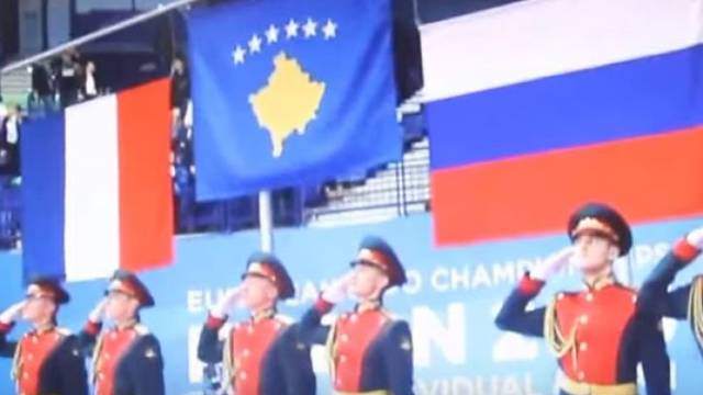 Rusi salutirali zastavi Kosova, Srbi u šoku: "Zar i vi, braćo?"
