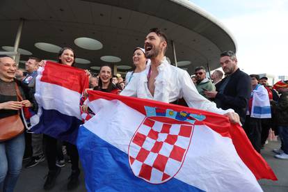 FOTO Kakva atmosfera! Zbog našeg Baby Lasagne uzeli su godišnji, stigli su čak iz Austrije