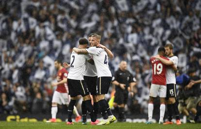 Pa-pa, White Hart Lane: Spursi srušili Man. United za oproštaj
