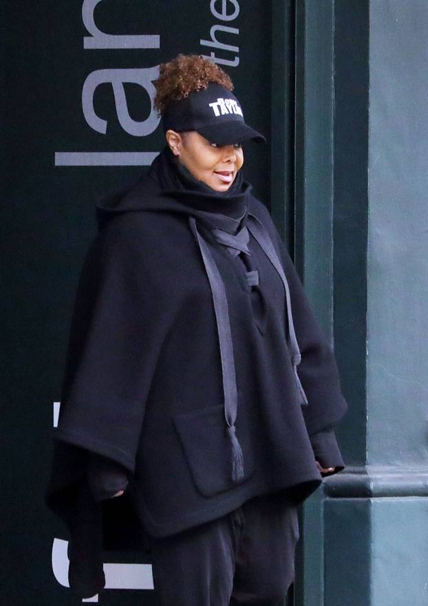 EXC - Janet Jackson spotted out in London