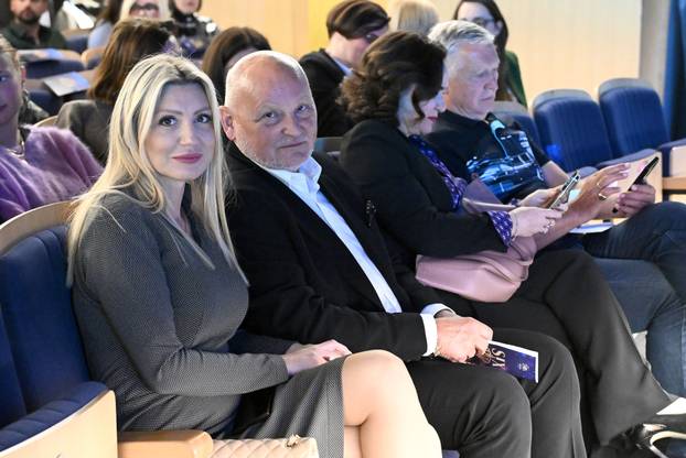 Zagreb: Poznati na premijeri mjuzikla Six