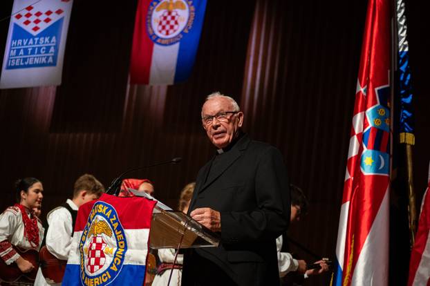 Zagreb: 41 tamburaški orkestar iz cijelog svijeta nastupili su u KD Lisinski