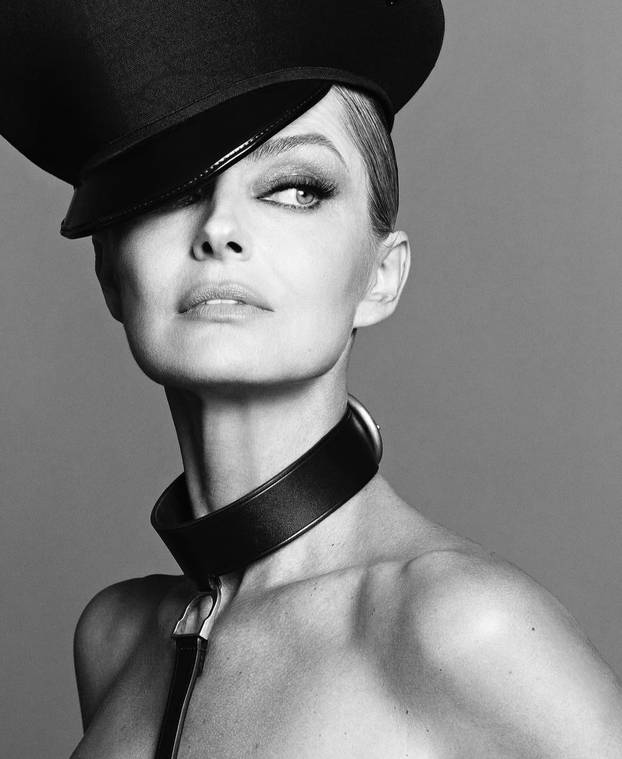 FOTO Ima 60 godina, a nema bore: Ikona ljepote otkrila je tajnu sporog starenja