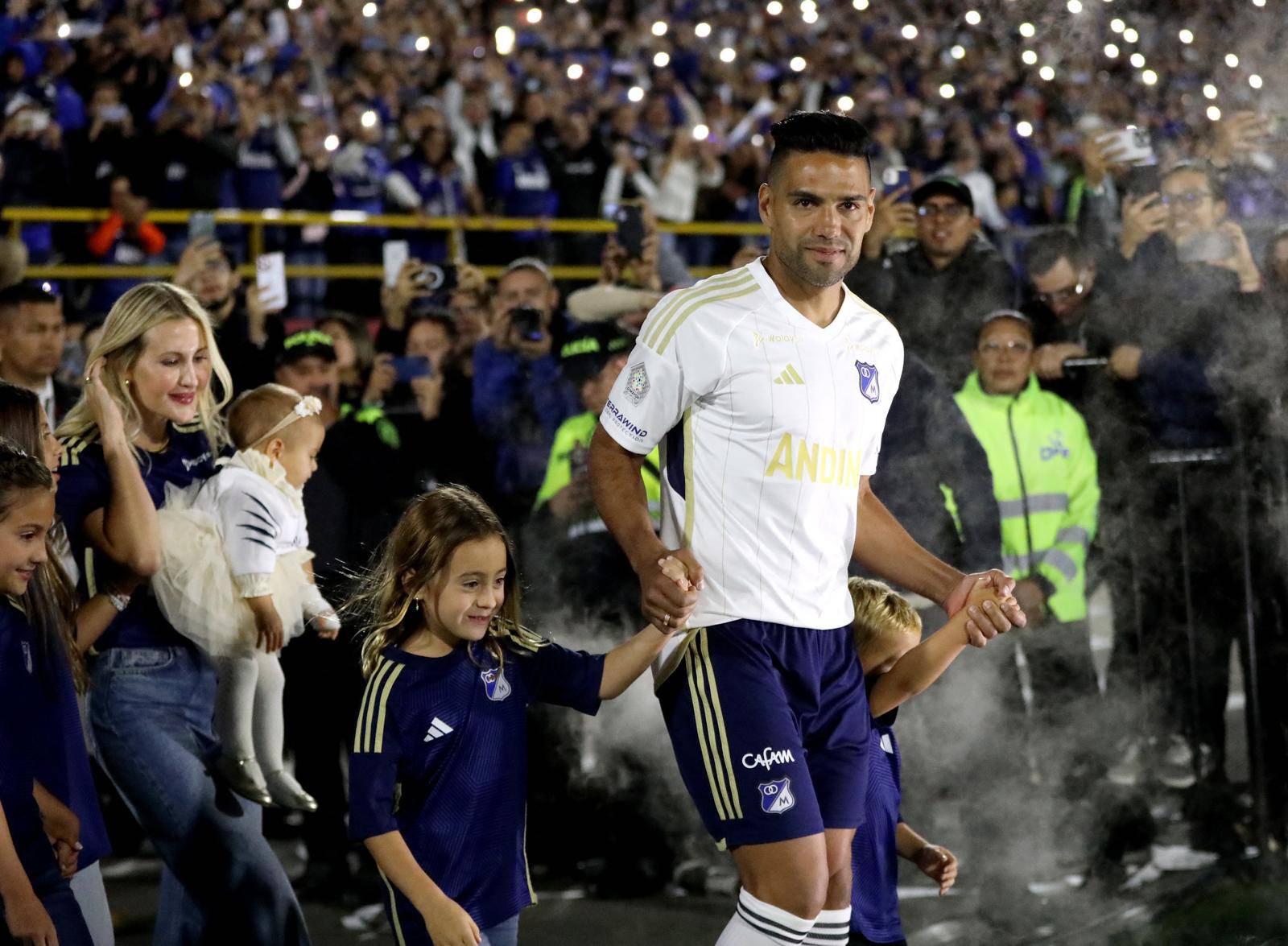 Millonarios unveil Radamel Falcao