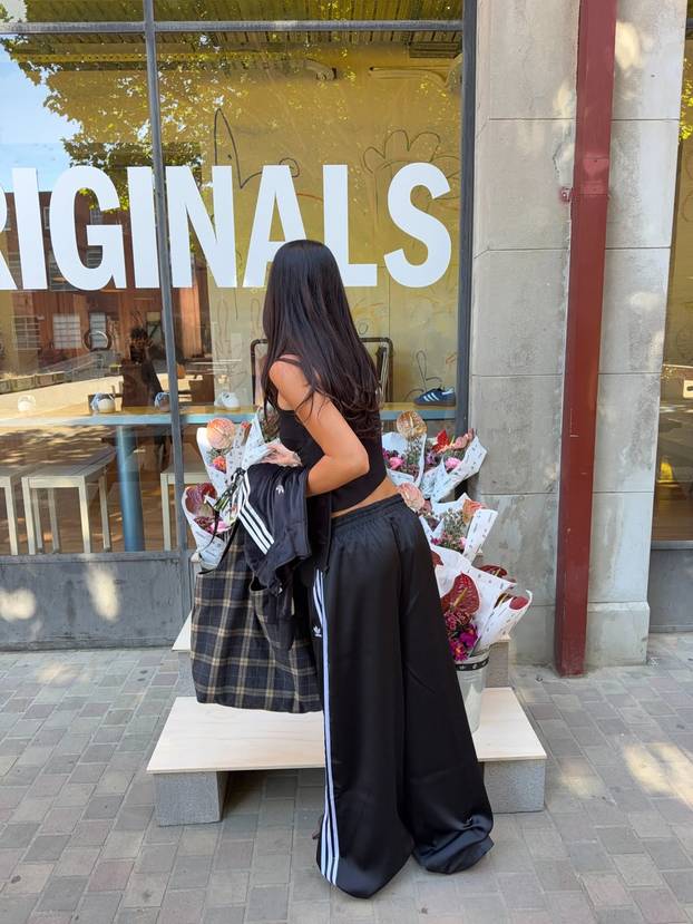 FOTO Sve nosi bez grudnjaka! Australka Eliza je cijela prirodna, kaže da voli slobodu