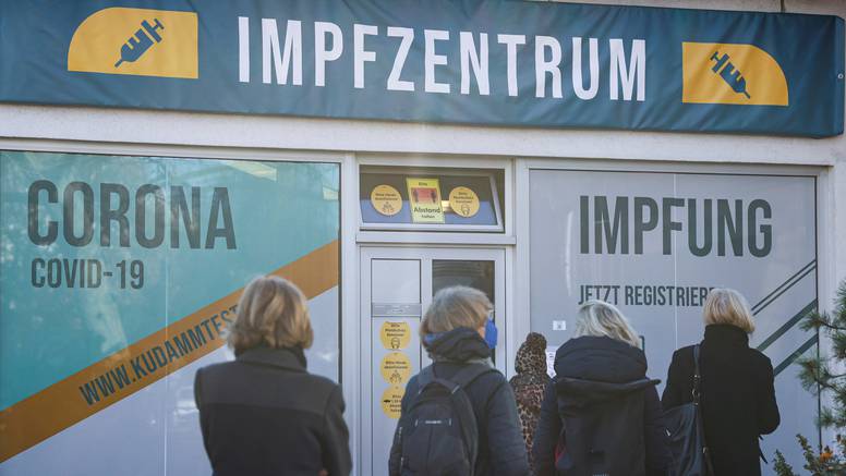 Njemačka zbog rekordnih brojki zaziva strože mjere, razmišlja se i o obaveznom cijepljenju
