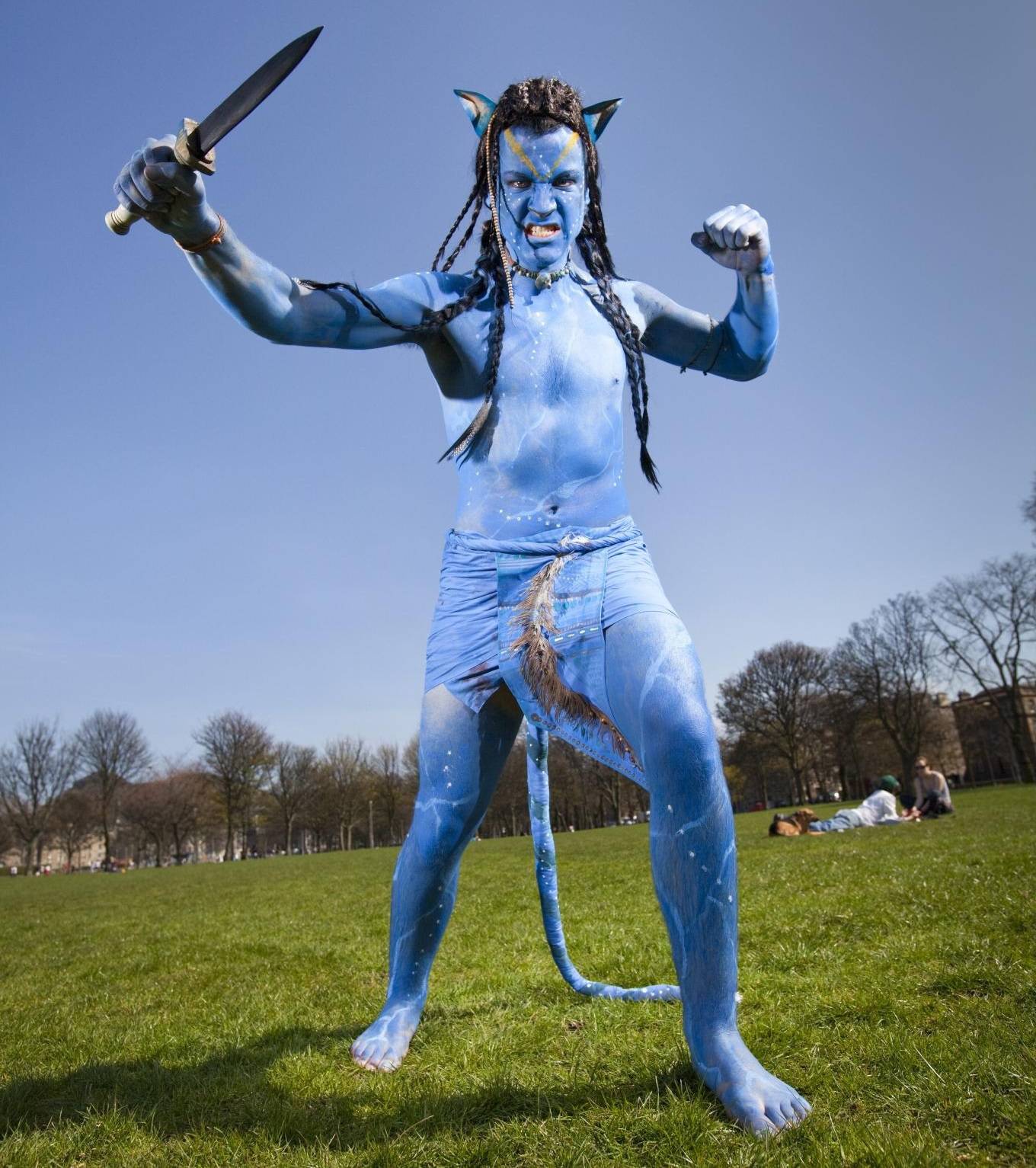 Man dresses as Avatar