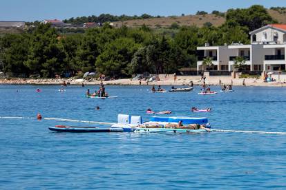 Plaža na Viru prepuna kupača