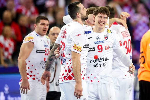 Zagreb: Slavlje rukometaša Hrvatske nakon pobjede nad Mađarskom i prolaska u polufinale Svjetskog prvenstva