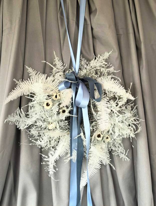 FOTO Domaći kreativci svojim vijencima za vrata stvaraju blagdansku magiju već na ulazu