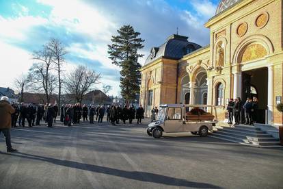 Zagreb:  Posljednji ispraćaj legende Dinama Stjepana Lamze na groblju Mirogoj 