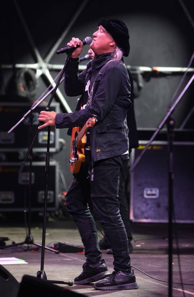 Karlovac: Koncert Plavog orkestra na Danima piva