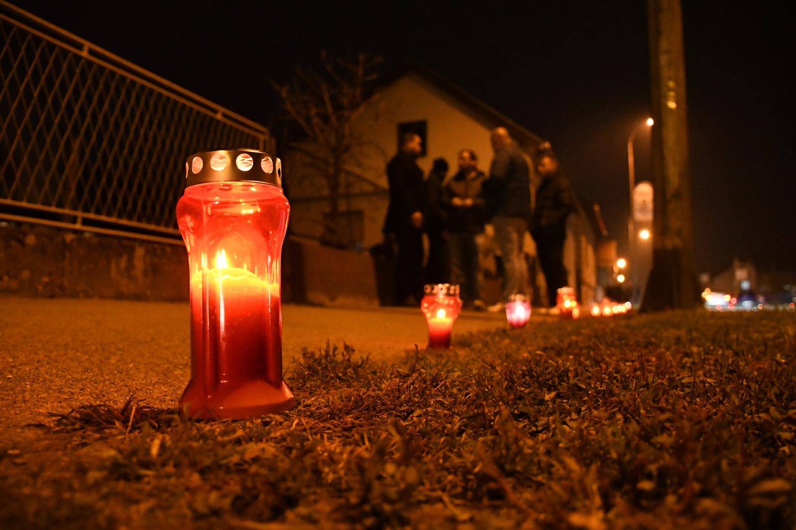 Bjelovar: Paljenje lampaša u znak sjećanja na žrtve Domovinskog rata