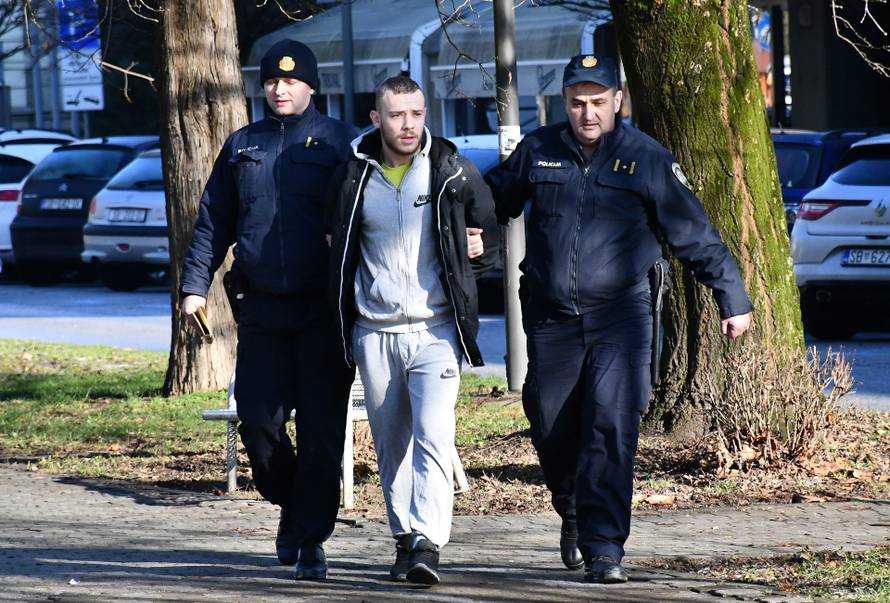 Ovo je mladić kojeg sumnjiče da je mlatio dječaka u Sl. Brodu