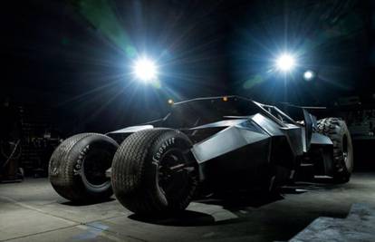 Mladići za utrku napravili auto kakav ima i Batman