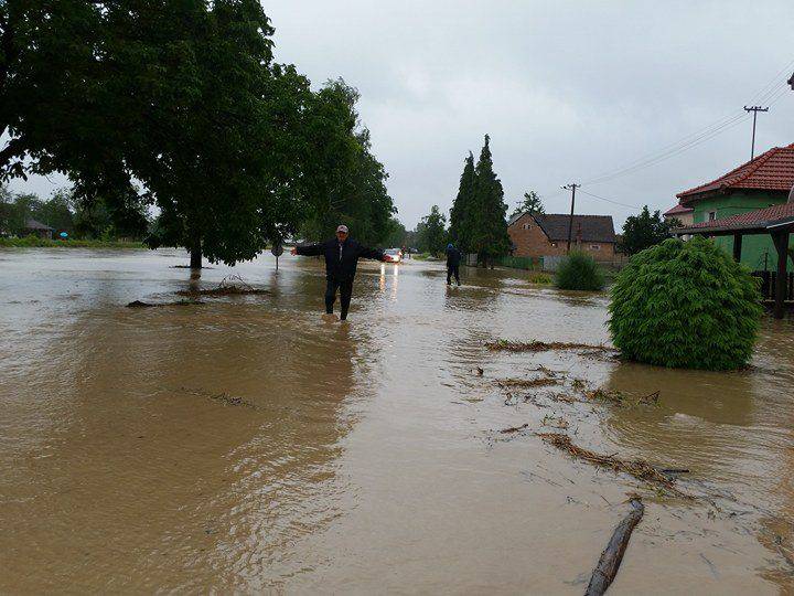 Poplavljene kuće i ceste: Obilne kiše ponovno potopile Slavoniju