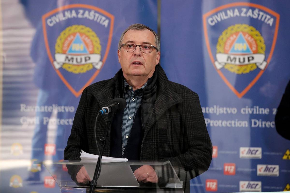 Capak o socijalnoj distanci: 'Ja mislim da ju trebamo zadržati'