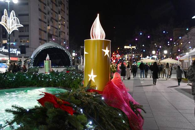 FOTO Čarolija Adventa: Diljem Hrvatske zablistali su gradovi, pogledajte prekrasnu atmosferu