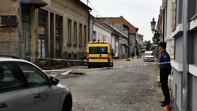 Priveli muškarca u Slavonskom Brodu, susjedi u šoku. 'Čuo sam viku i galamu iz haustora...'