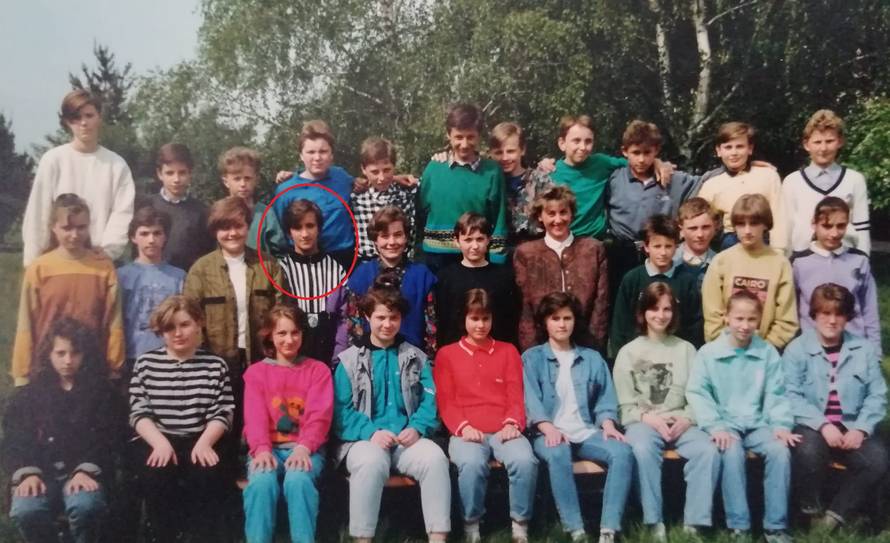 Bila je sportašica i prvakinja države u natjecanju iz biologije