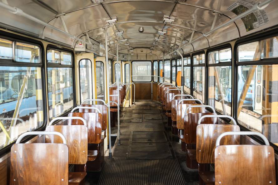 Zagreb: Tramvaj ZET-a koji vozi već pola stoljeća