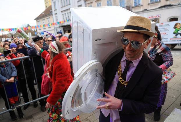 Velika povorka maskiranih grupa na 200. Samoborskom fašniku