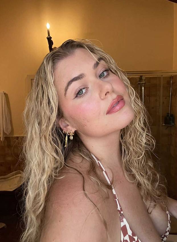 FOTO Plus-size manekenka voli pozirati u donjem rublju: 'Često dobivam bračne ponude'