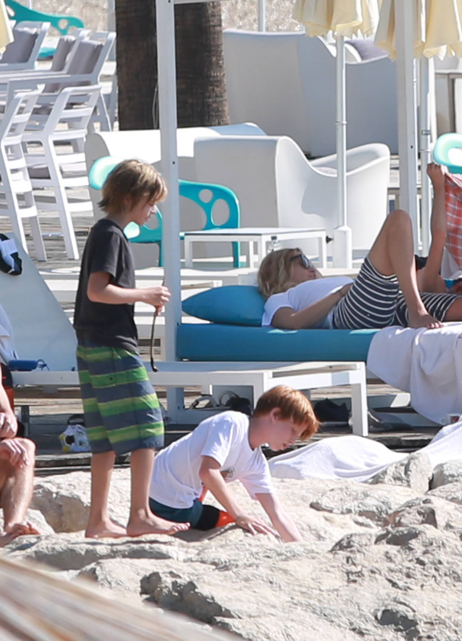 Julia Roberts uživa s djecom i suprugom na splitskoj plaži