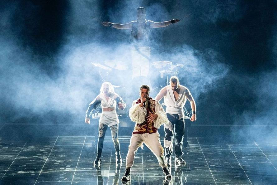 Lasagna je jedini izvođač koji je sam pisao pjesmu za Eurosong